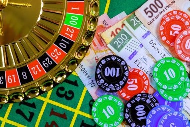 Medusa II five-reel slot layout with symbol combinations highlighted on kemono platform